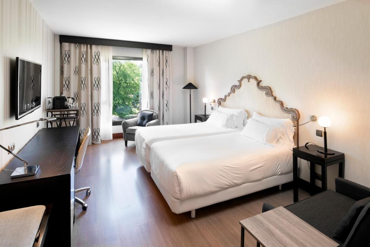 Palacio De Aviles Affiliated By Melia Luaran gambar Room