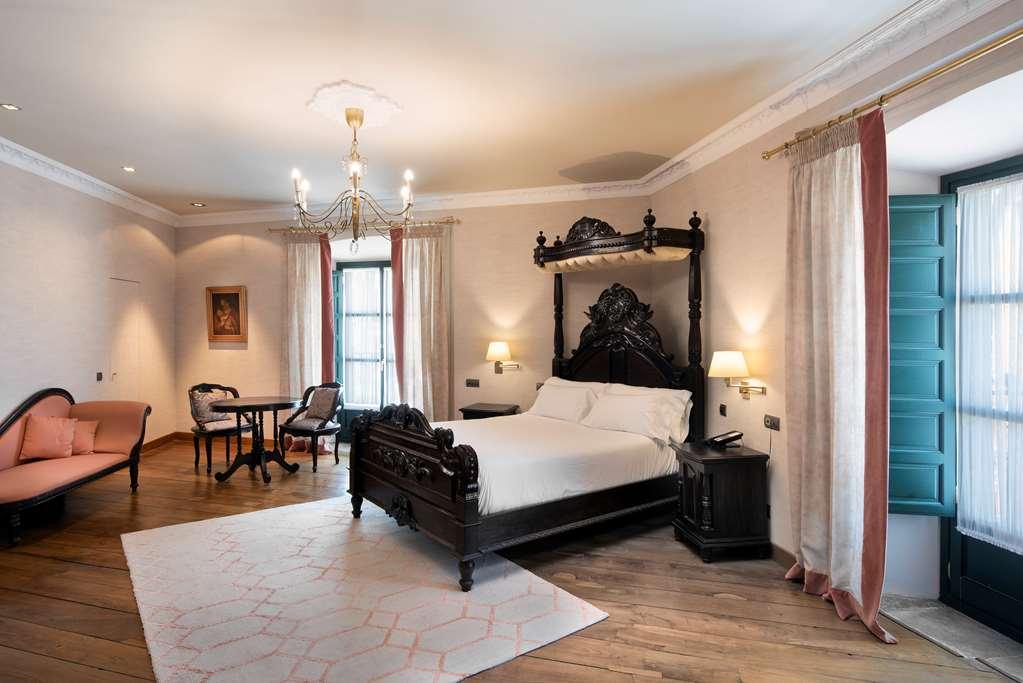 Palacio De Aviles Affiliated By Melia Bilik gambar A room at the hotel