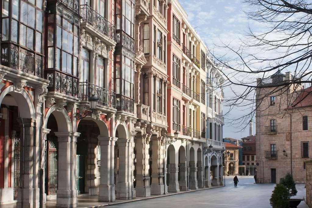 Palacio De Aviles Affiliated By Melia Luaran gambar The University of Navarra