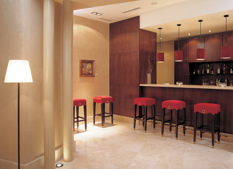 Palacio De Aviles Affiliated By Melia Restoran gambar A wet bar